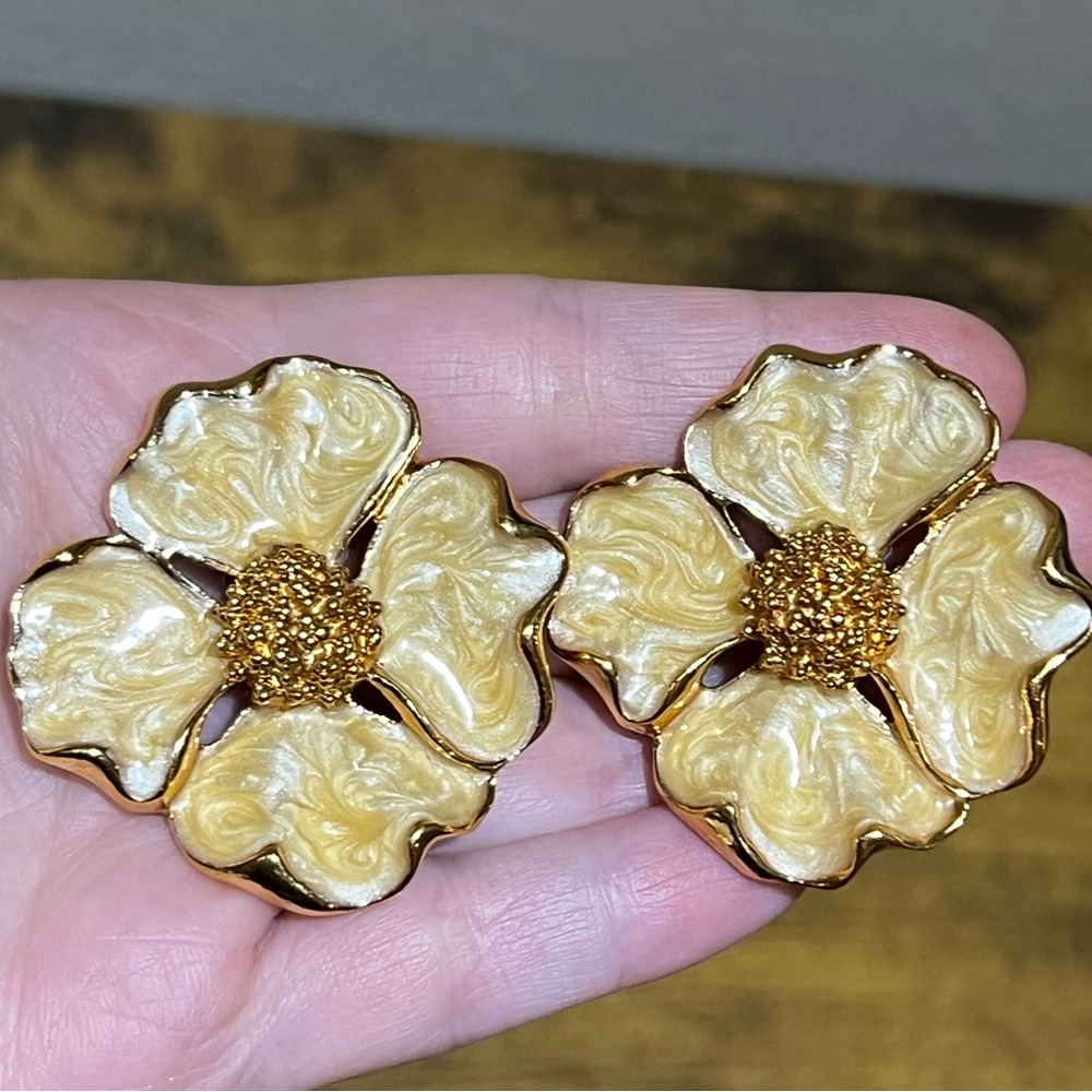 Vintage Beige Enamel Flower Clip On Earrings
